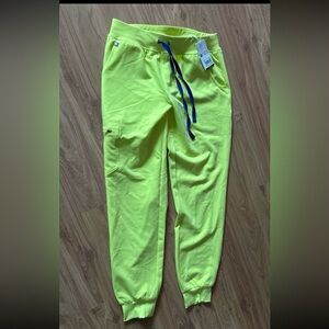 Figs limited Edition Zamora Joggers in Serving Lime